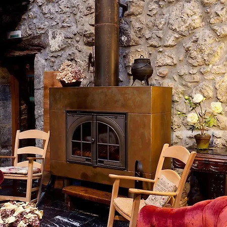 Hotel Antsotegi 2*